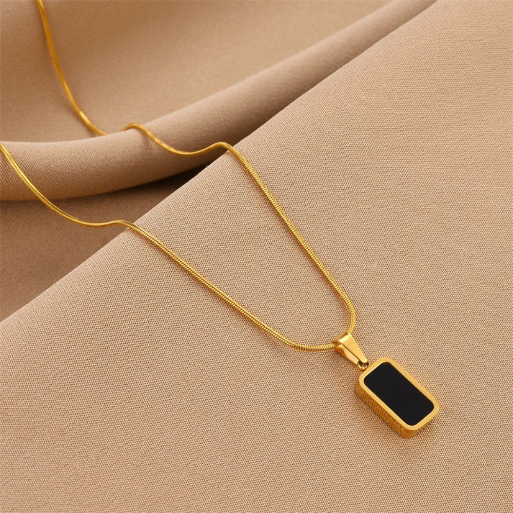 Valentina | Square Pendant Necklace